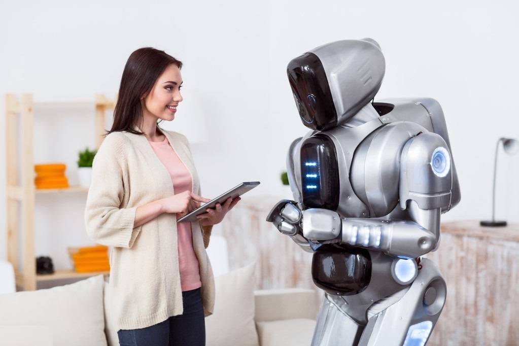 “数智化”新潮涌动 人形机器人有望成全屋智能重要中枢